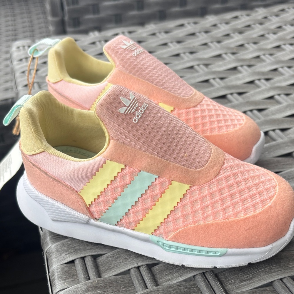 🌻adidas Kids Peach Slip-On Sneakers with Pastel Yellow & Mint Stripes